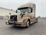 2015 Volvo Vnl T/a Sleeper Cab Semi Truck Tractor Diesel Eaton M/t Bidadoo. Fixed Price $15200.00.