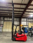 Raymond RTW40 Electric Forklift 36 4000LBS Capacity. Fixed Price $13000.00.