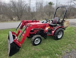 Mahindra Max 26XLT Shuttle Loader Tractor 4WD Diesel Transmission. Fixed Price $18000.00.
