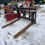 Hyundai HL940TM Wheel Loader Forks 60 Inch Rockland 757TM Mount. Fixed Price $4899.00.